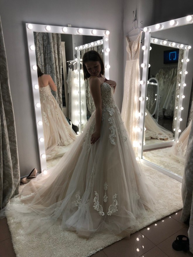 Марія Смолякова у весільній сукні: варіант 2