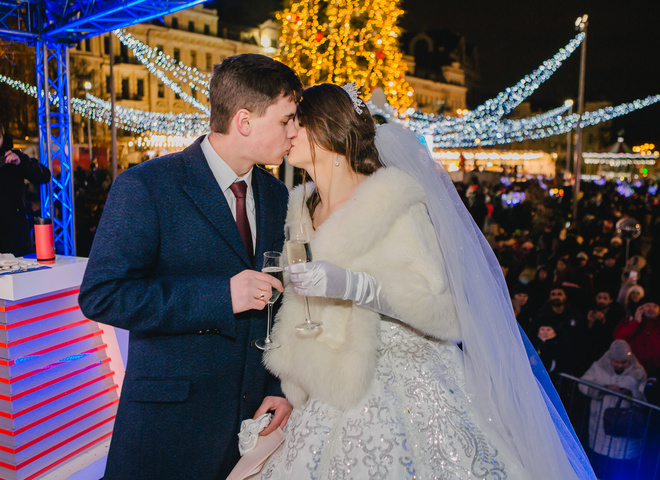 Свадьба в прямом эфире: как женился самый молодой освобожденный моряк Андрей Эйдер