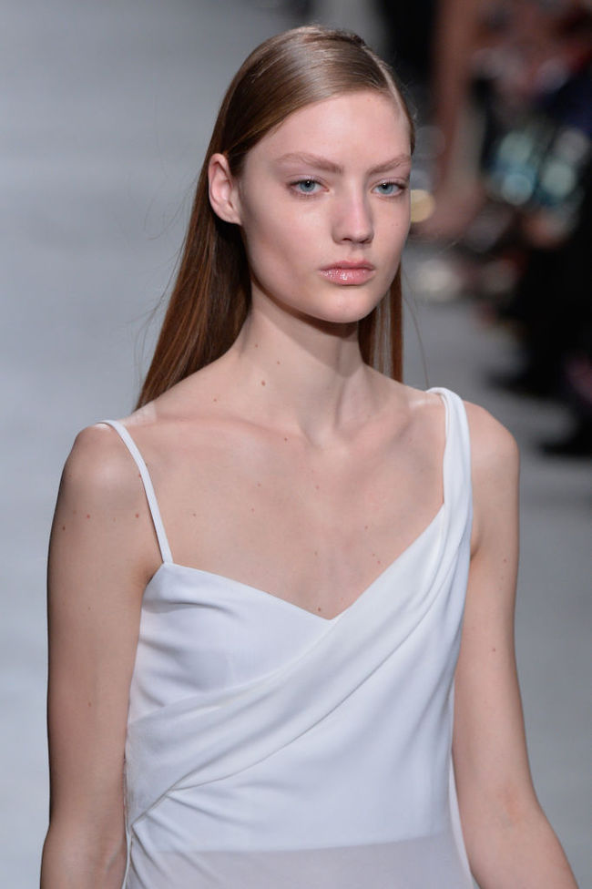 Лучшие бьюти-образы с показов на Неделе моды в Париже