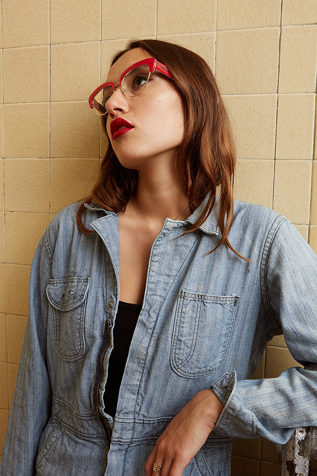 Айрис Апфель снялась в рекламе оптических оправ