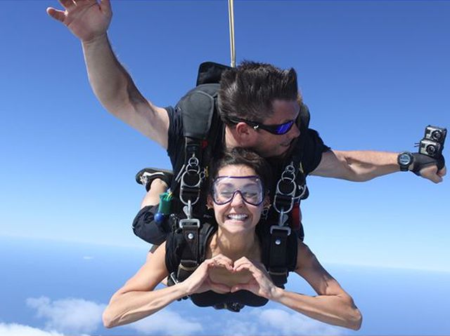 Нина Добрев встретила Новый год