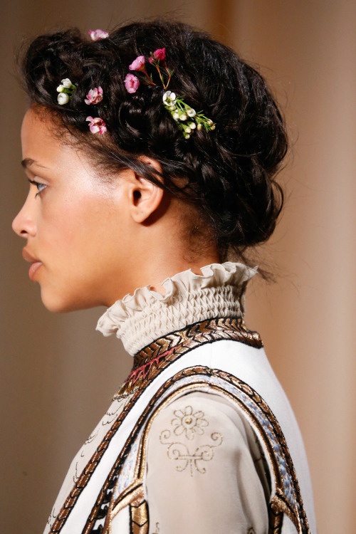 Beauty-идеи для невесты от Valentino