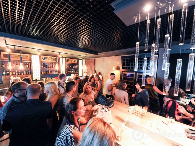 Відкриття HITCHCOOK