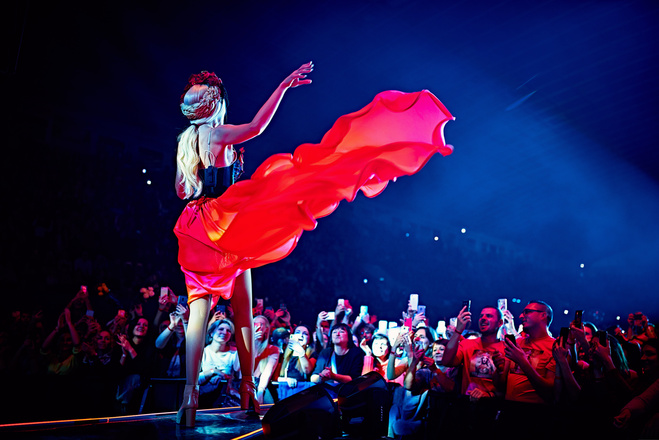 Оля Полякова и ее шоу "Королева ночи"