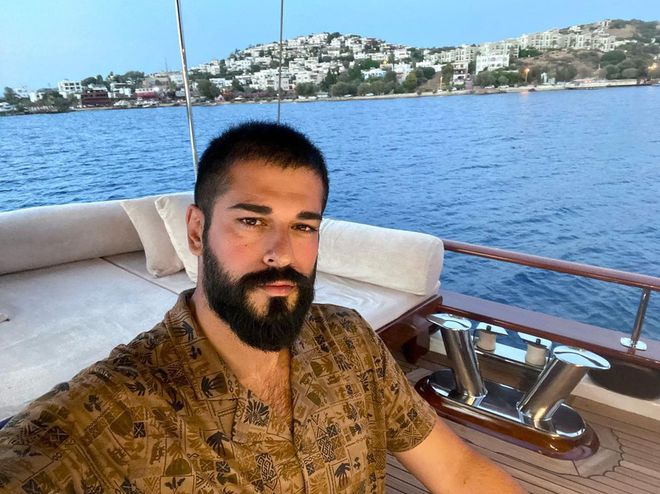 Бурак Озчивит