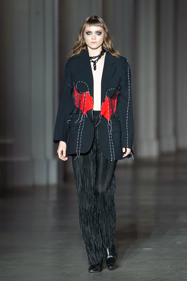 POSTUSHNA Re-Fashion for DHL