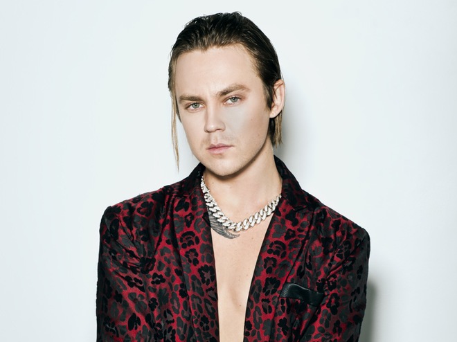 Артем Пивоваров