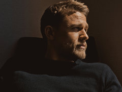 Чарли Ханнэм для The New York Times