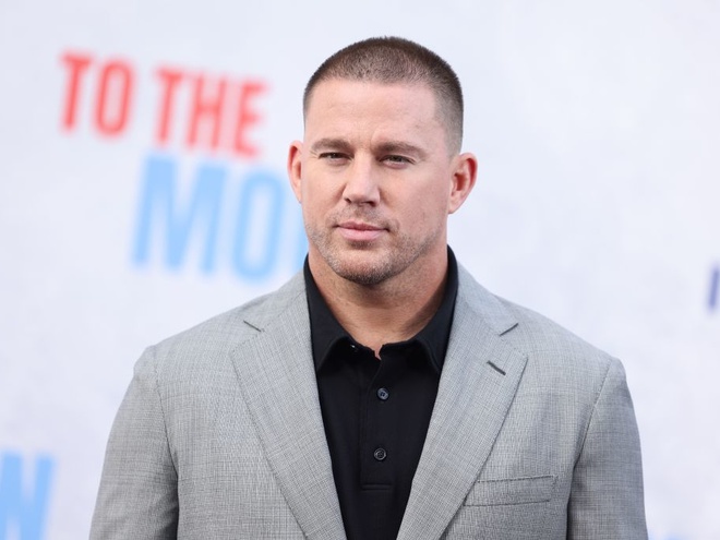 Ченнінг Тейтум цілувався з молодою моделлю на прем'єрі свого нового фільму