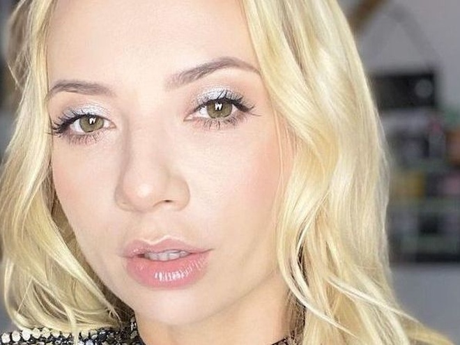 "Чарівна сила силікону": публіка оцінила вигляд Сопонару в спідній білизні