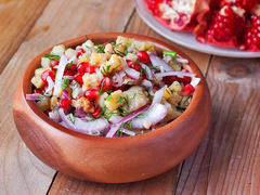 Как приготовить салат с гранатом?