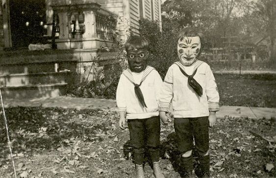 Страшные винтажные костюмы на Хэллоуин