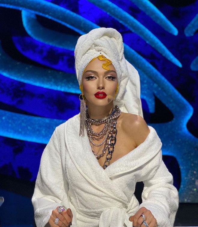 Оля Полякова