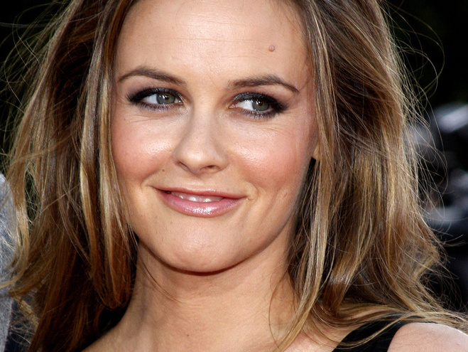 Алисия Сильверстоун