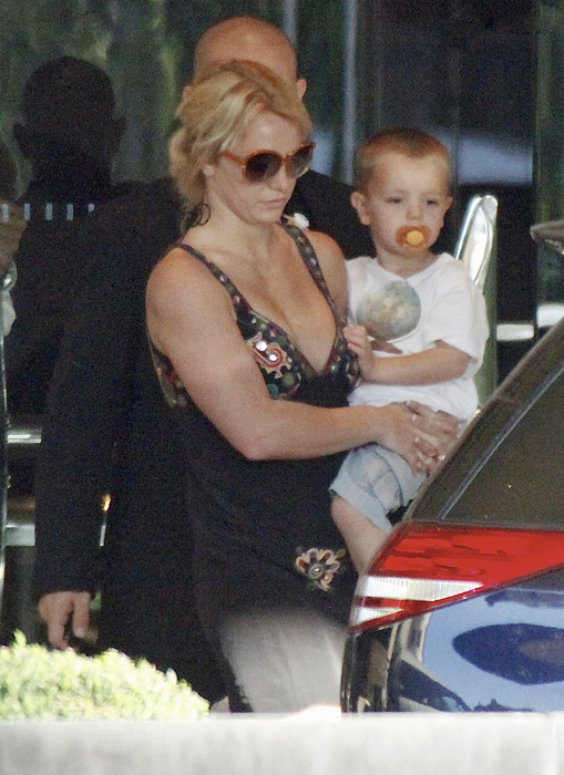 Бритни Спирс хочет вернуть своих детей