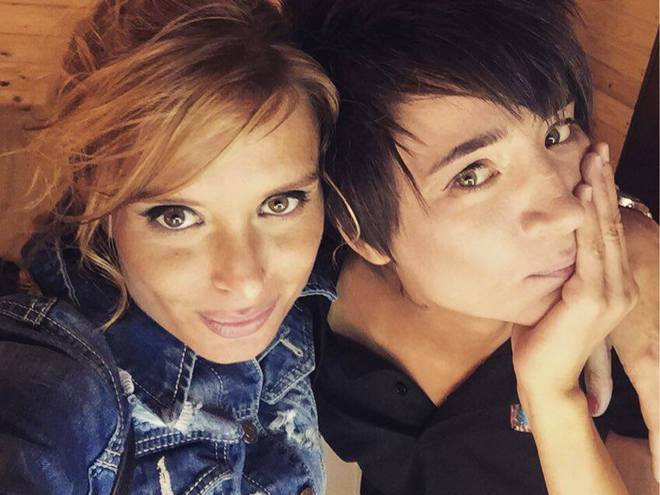 Земфира с подругой