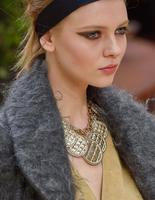 Бьюти-образ моделей с показа Chanel Осень 2015