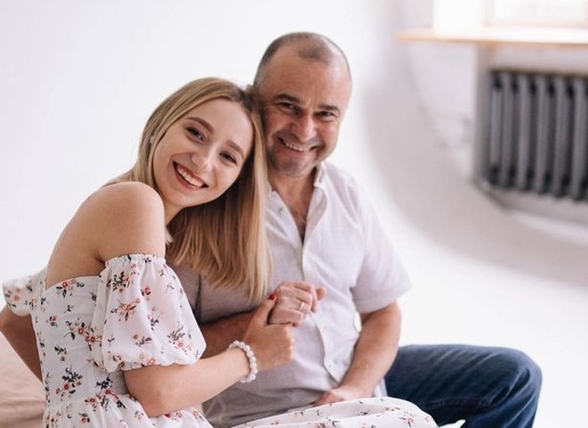 «Старість — не радість»: Віктор Павлік випадково поголив собі брови