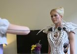 Teaser Anouk Wipprecht - Spider Dress in Nederland