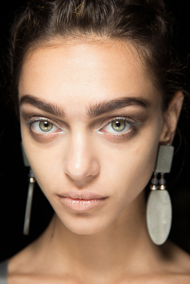 Коричневые тени