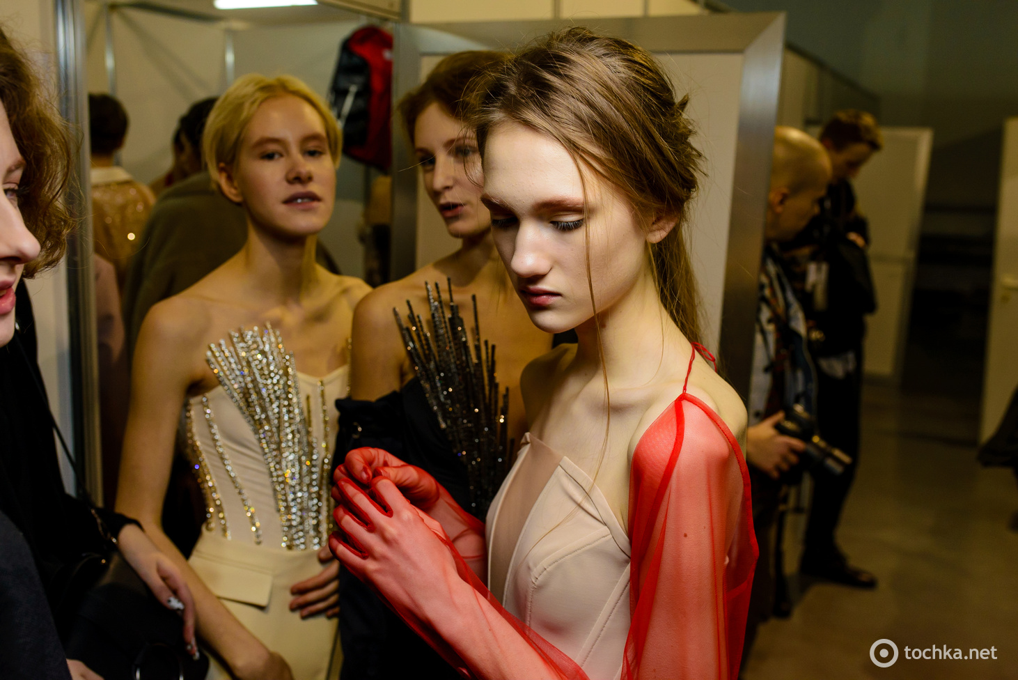 Backstage первого дня UFW FW 19-20