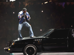 Супербоул-2025: які артисти виступили на фінальному матчі НФЛ