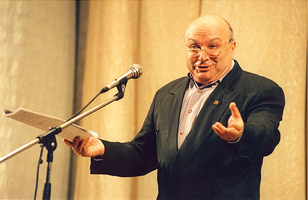 Михаил Жванецкий уходит со сцены