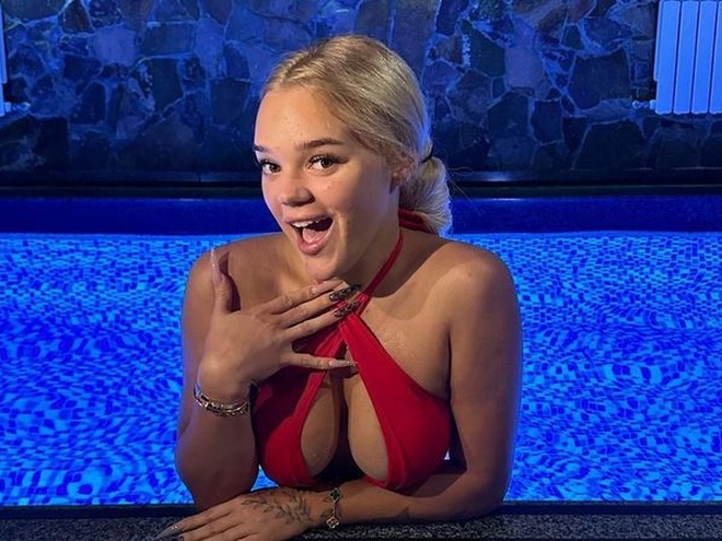 Скандальна блогерка Верба виходить заміж: фото та відео із заручин