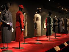 Виставка Dior