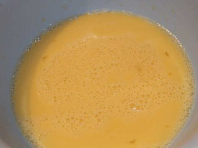 Блинчики с мясом, оливками и яйцом