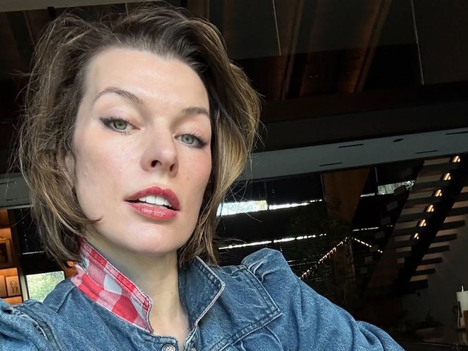 Мілла Йовович показала фото зі святкування 10-річчя середньої дочки