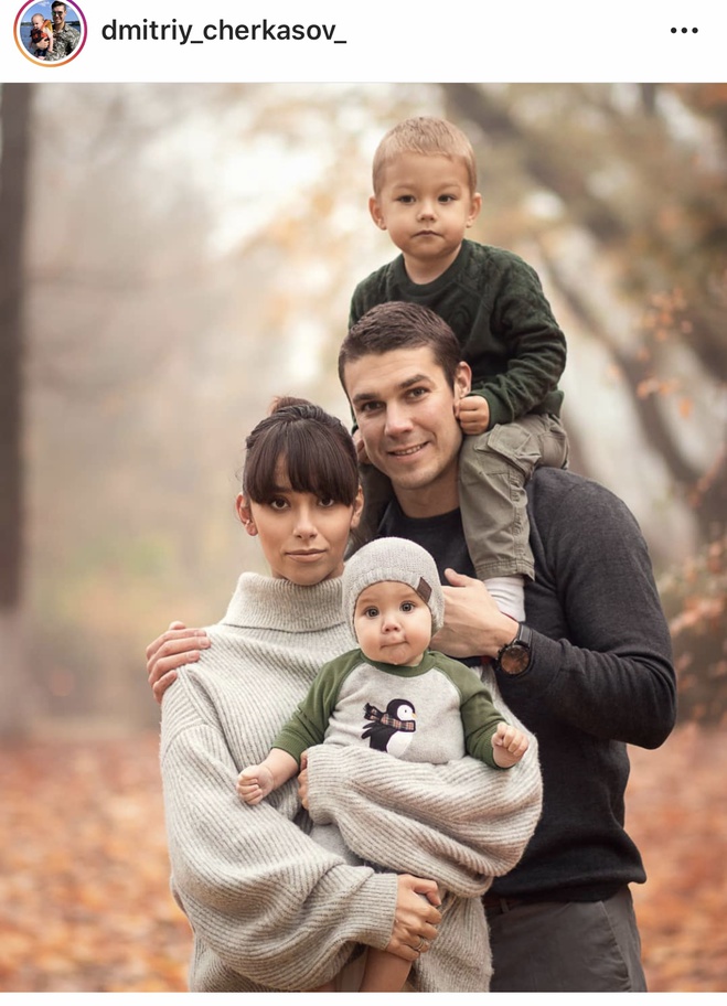 Дмитрий Черкасов с семьей