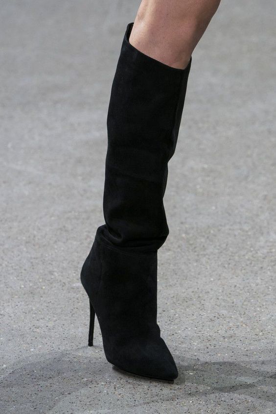 Сапоги с широким голенищем