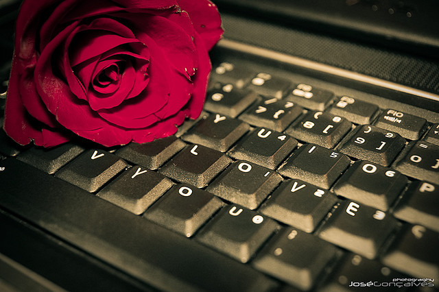 Валентинки из клавиатуры