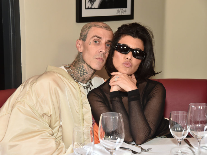 Кортні Кардаш'ян відзначила першу річницю весілля з Тревісом Баркером — відео