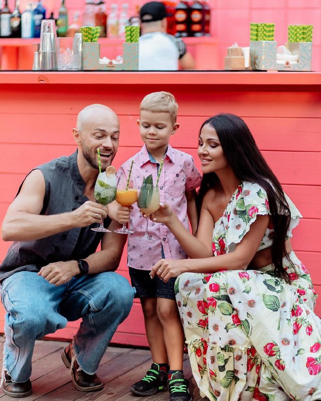 Влад Яма з сином Леоном і дружиною Ліліаною