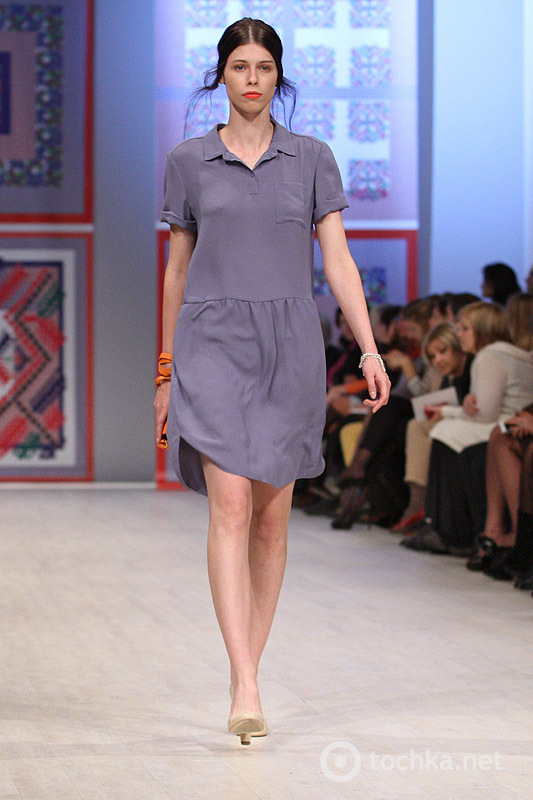 Показ POUSTOVIT 