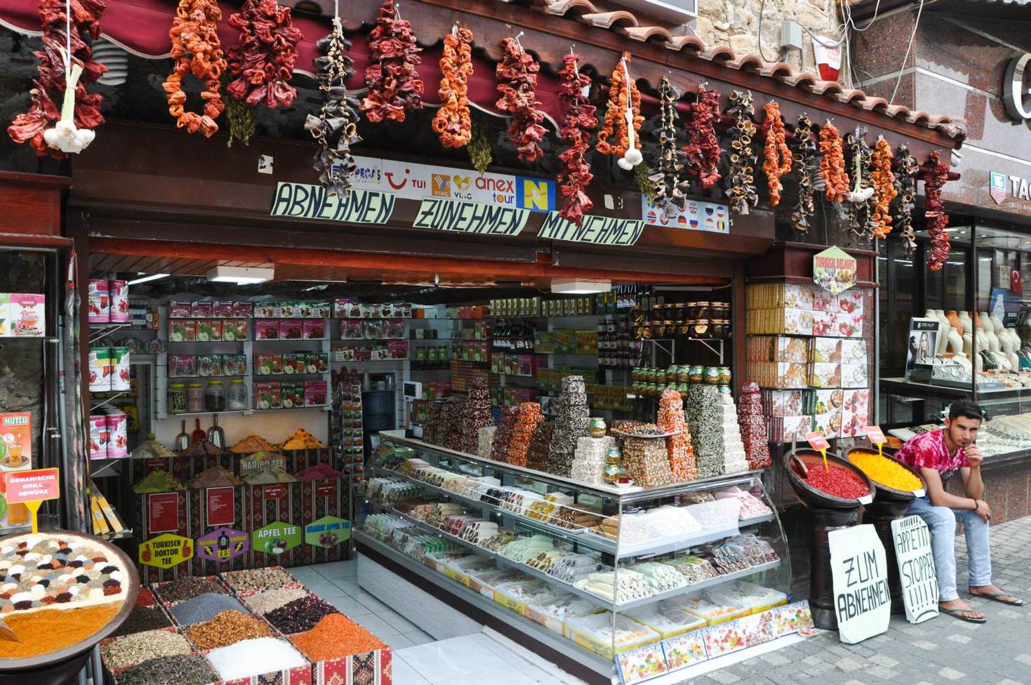 Многоликая Турция: старые улицы Анталии, Дюденский водопад и античный Сиде