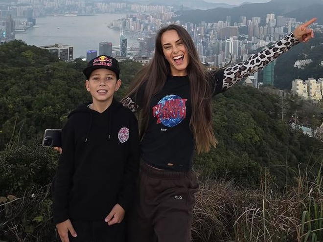 «Став на рік крутішим»: Мішина показала сина-іменинника в образі гонщика