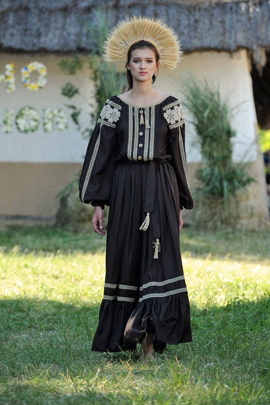 Коллекции Этно-fashion на фестивале «Країна Мрій»: SVITLO