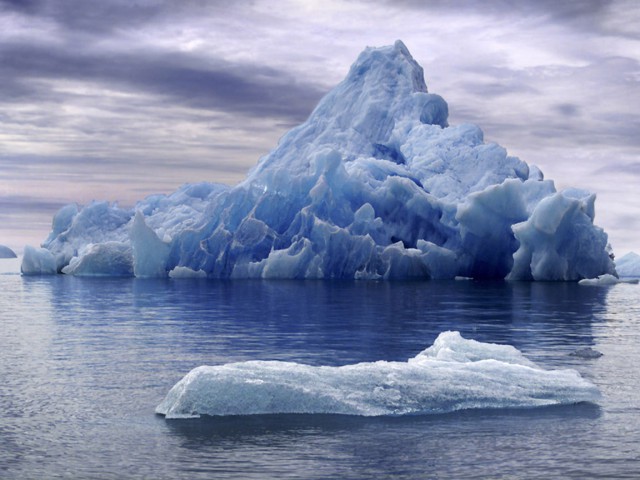 Айсберги в океане фото