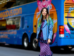 Кросівки з сукнею: як носити