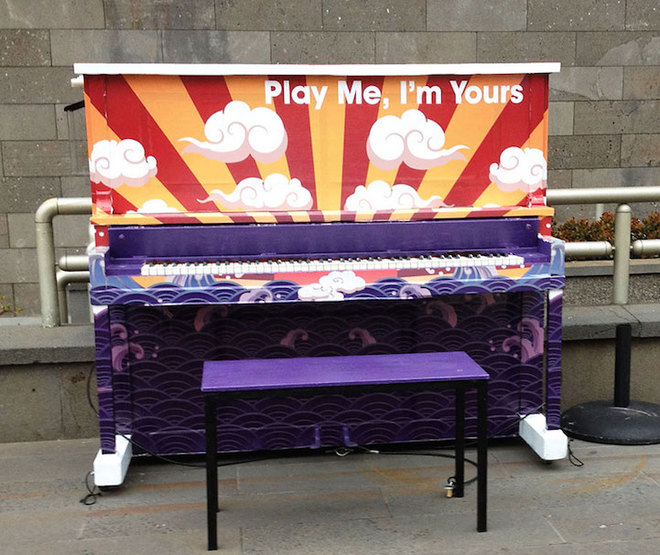 "Play Me, I'm Yours": британський проект, який об'єднує людей по всьому світу