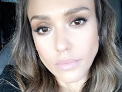 Джессика Альба