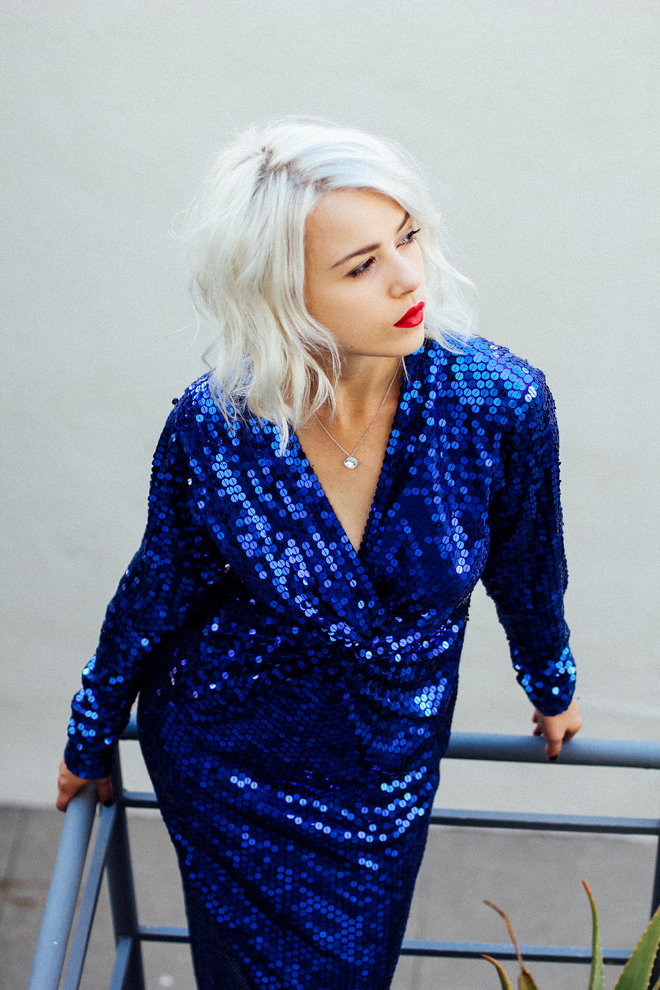 мика ньютон