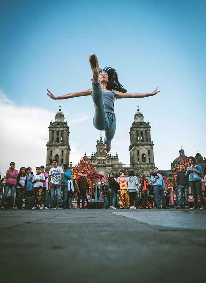 Танцоры на улицах Мексики и Кубы
