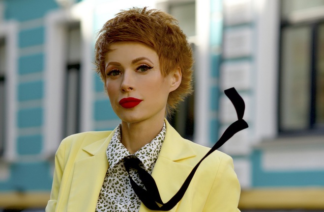 Олена-Крістіна Лебідь