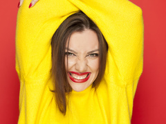 Питання-відповідь: чим небезпечний скрегіт зубами?