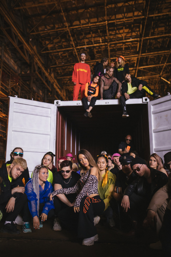 VISLOVO: смотри новый зажигательный клип группы Время и Стекло