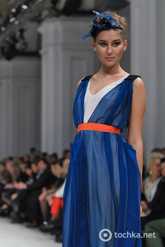 Показ Larisa LOBANOVA